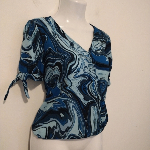 Michael Kors - Blue Oasis Short Sleeve V Neckline Blouse - Picture 7 of 16